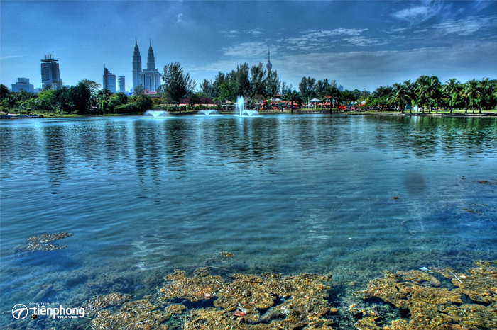 Vườn hồ Kuala Lumpur với hồ nước xanh tuyệt đẹp